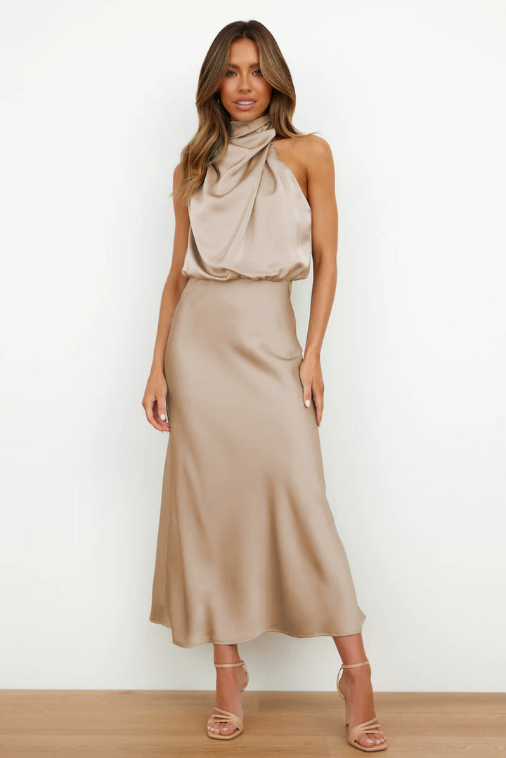 Valeria - Long Satin Dress With American Neckline